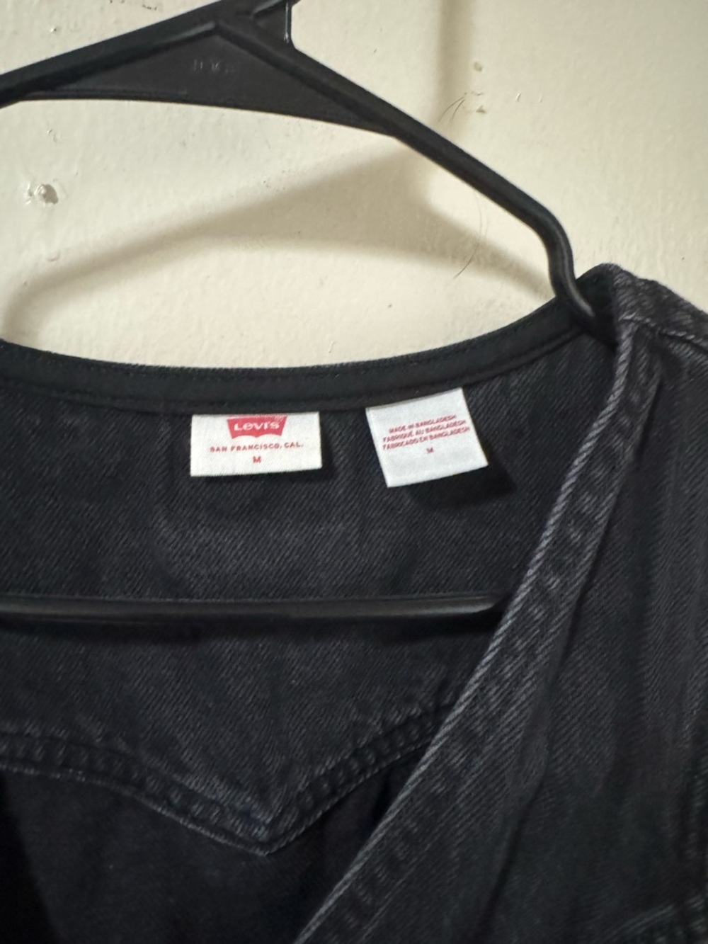 Levi's Black Sleeveless Button-Front Denim Mini Dress - Picture 2 of 3